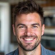 Portrait professionnel de Marc Berger, Spécialiste Contenu Digital Culinaire à La Cuillère Dorée.